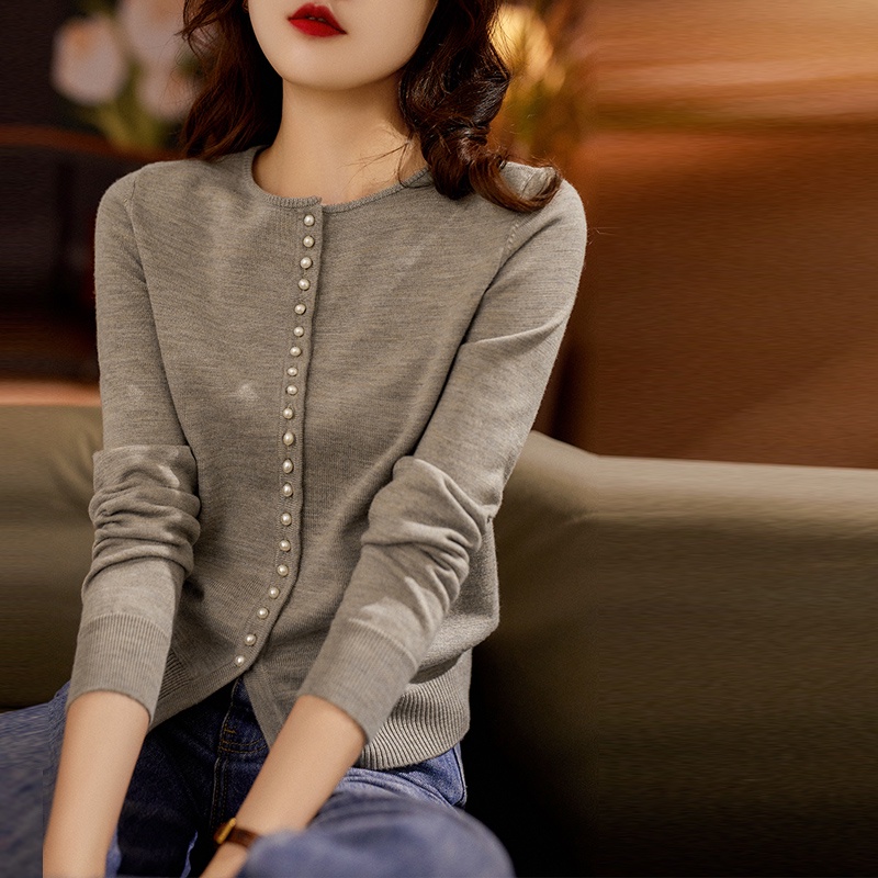 Áo len cardigan MULTIPLICATION dệt kim tay dài cổ tròn đính nút ngọc trai thanh lịch thời trang mới xuân thu 2023 cho nữ