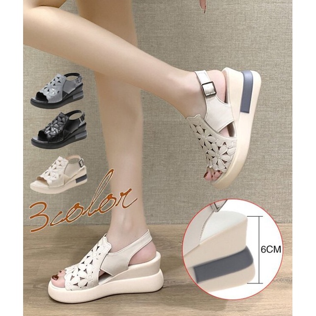 Xăng đan Thể Thao Đế Mềm Khóa Cài Năng Động