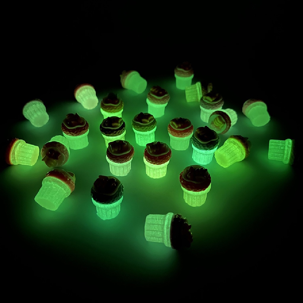 Bộ 2 Mô Hình Đồ Chơi Trang Trí Bánh Kem Hình Trái Chuối Mini Phát Sáng Độc Đáo