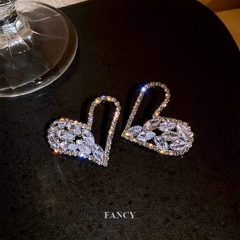 Đôi Khuyên Tai Hình Trái Tim Đính Đá Thời Trang Cho Nữ