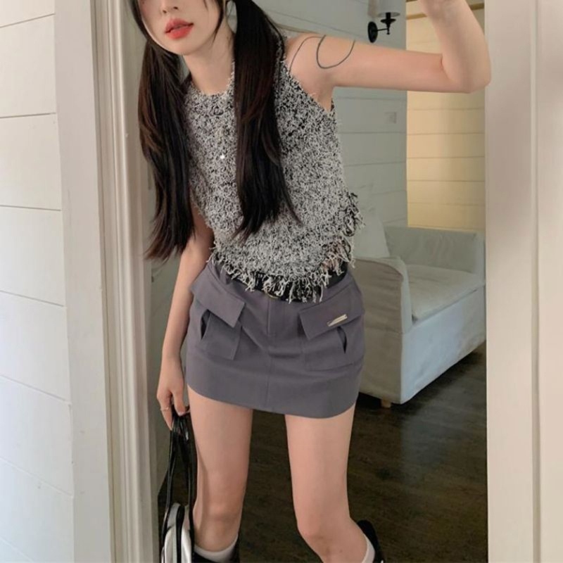 Áo Croptop Dệt Kim Sát Nách Dáng Ôm Phối Tua Rua Cá Tính Cho Nữ