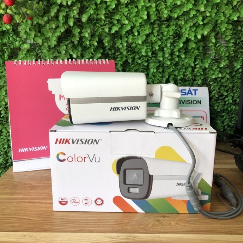 Camera HDTVI ColorVu 2MP HIKVISION DS-2CE12DF0T-FS có màu ban đêm, tích hợp mic thu âm, hình ảnh đẹp, giá re chính hãng