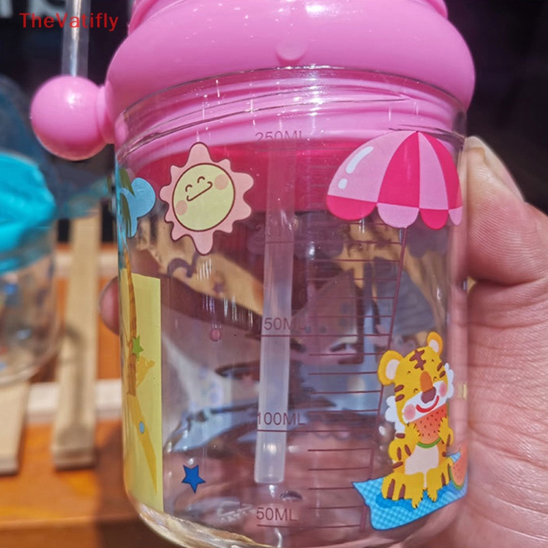 Bình Nước Nhựa Có Ống Hút Hình Cá Voi Dễ Thương Cho Bé