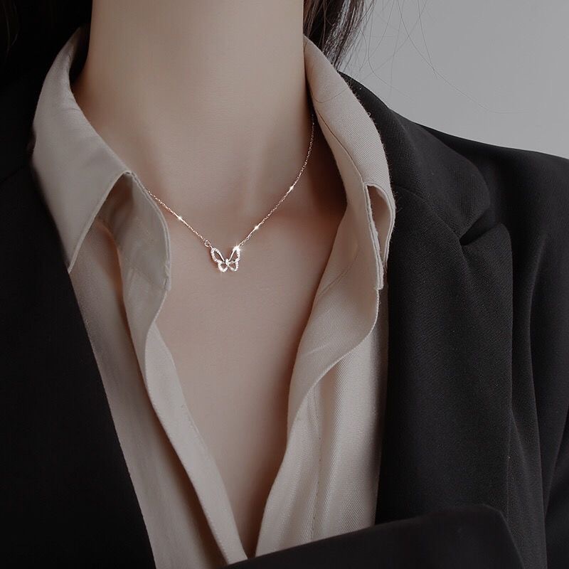 Dây Chuyền Mặt Hình Bướm Rỗng Đính Kim Cương Thời Trang Cho Nữ
