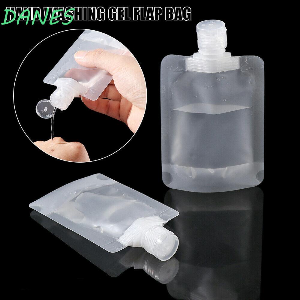 Bình Xịt Dầu Gội Trong Suốt Có Nắp Đậy Giúp Tiết Kiệm Không Gian