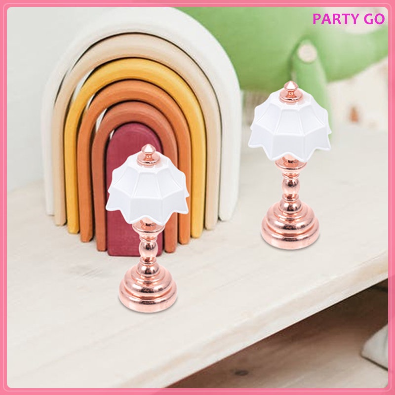 Bộ 2 Mô Hình Đèn Bàn Bằng Sắt Trang Trí Nhà Búp Bê