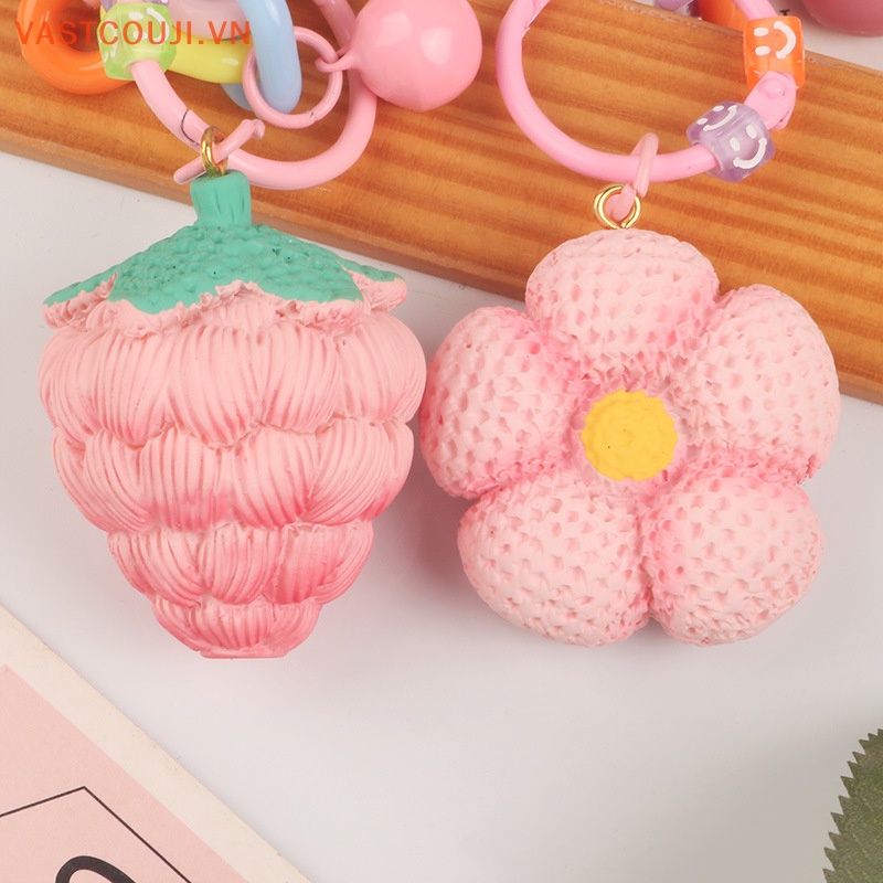 Móc Khóa Hình Trái Dâu Bằng Nhựa Acrylic Xinh Xắn