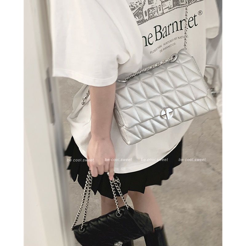 Túi Xách Đeo Vai Phối Dây Xích Thiết Kế Mới Cao Cấp Thời Trang Dành Cho Nữ