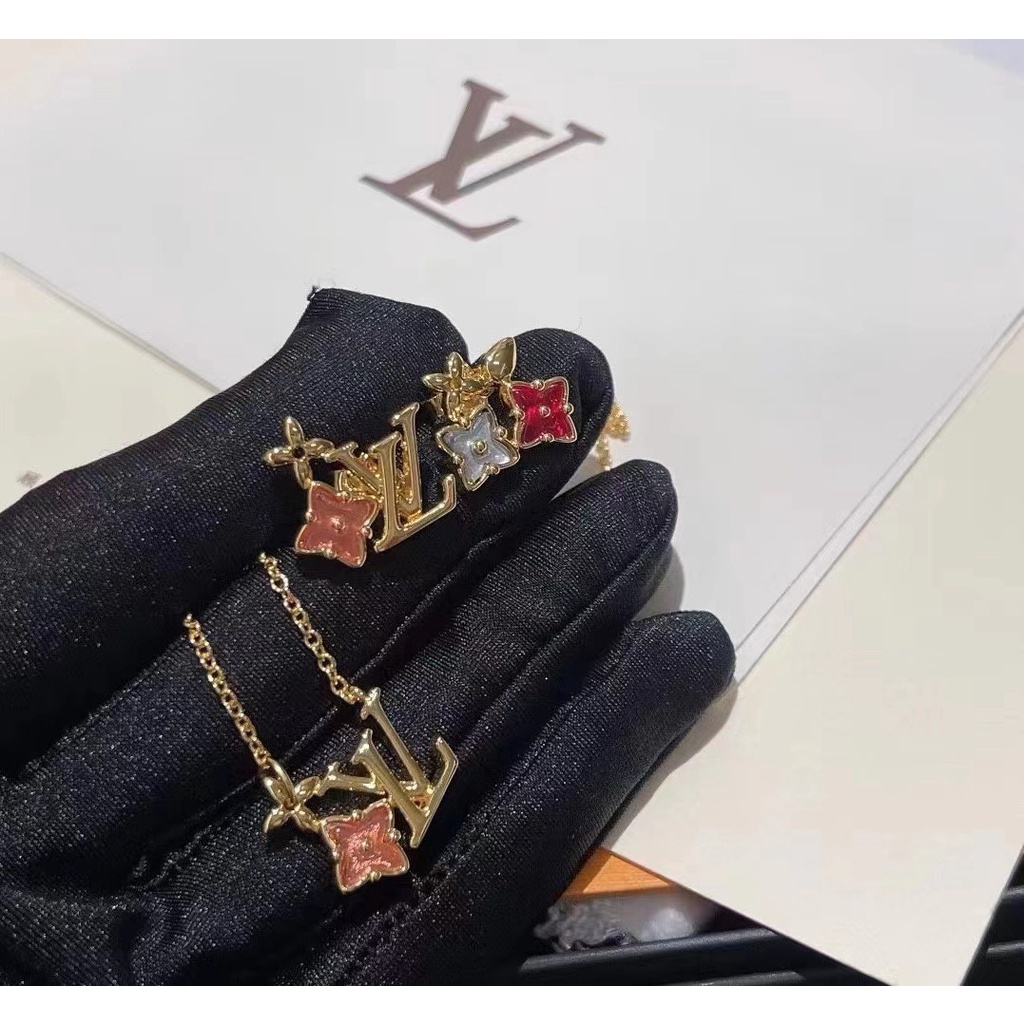 Bông Tai LV Bằng Thép Titan Hình Chữ Thời Trang Cho Nữ