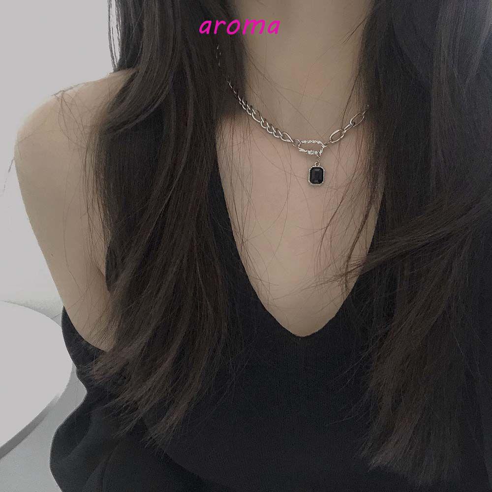 Vòng Cổ Choker Mặt Vuông Màu Đen Phong Cách Hàn Quốc Cho Nữ