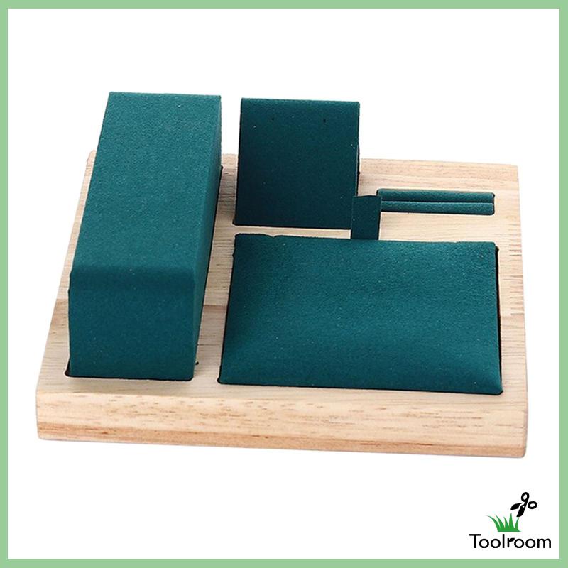 Giá Đỡ Trưng Bày Trang Sức Bằng Gỗ Màu Be Sang Trọng