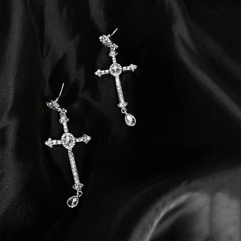 Khuyên Tai Dài Tua Rua Hình Thánh Giá Đính Đá Zircon Phong Cách Punk Hip Hop