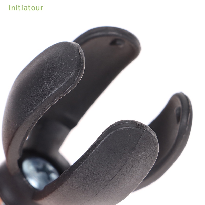 Dụng Cụ Nhặt Bóng Golf Có Giác Hút