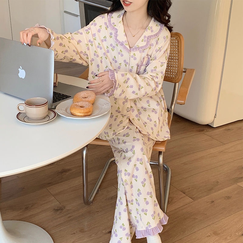 Bộ Đồ Ngủ Tay Dài Phối Bèo In Họa Tiết Hoa Nhỏ Xinh Xắn Thời Trang Xuân Hè Xinh Xắn Cho Nữ