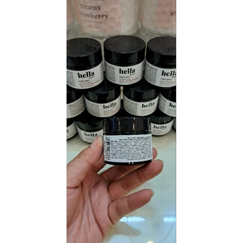 Kem body trắng da Hella dưỡng ẩm nâng tone tức thì, mờ thâm hella beauty