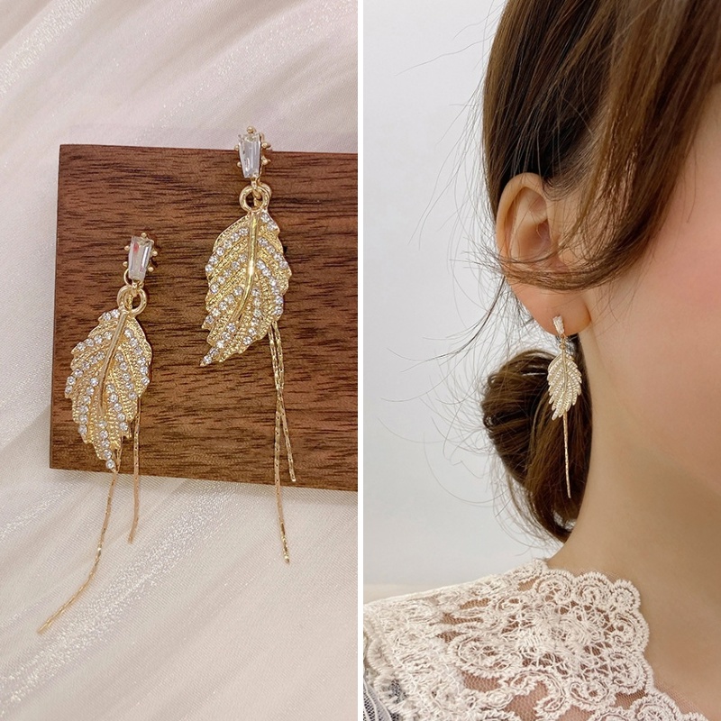 Bông Tai Dáng Dài Hình Chiếc Lá Đính Đá Phối Tua Rua Thời Trang Hàn Quốc Cho Nữ