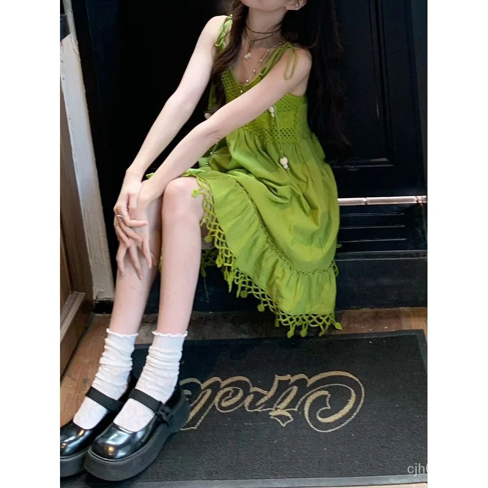 Đầm Hai Dây Màu Xanh Lá Phối Tua Rua Phong Cách Bohemian Thời Trang Mùa Hè 2023 Dành Cho Bạn Nữ