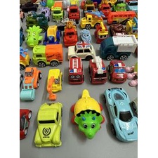 Ô tô đồ chơi mini vỏ hợp kim sắt chạy đà cót kéo lùi cực mạnh cho bé