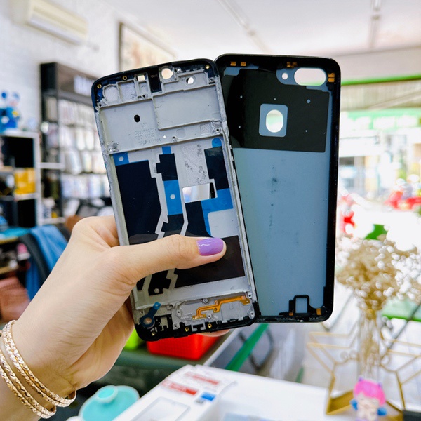 Bộ vỏ Realme 2 zin mấu máy chuẩn, hàng như hình.