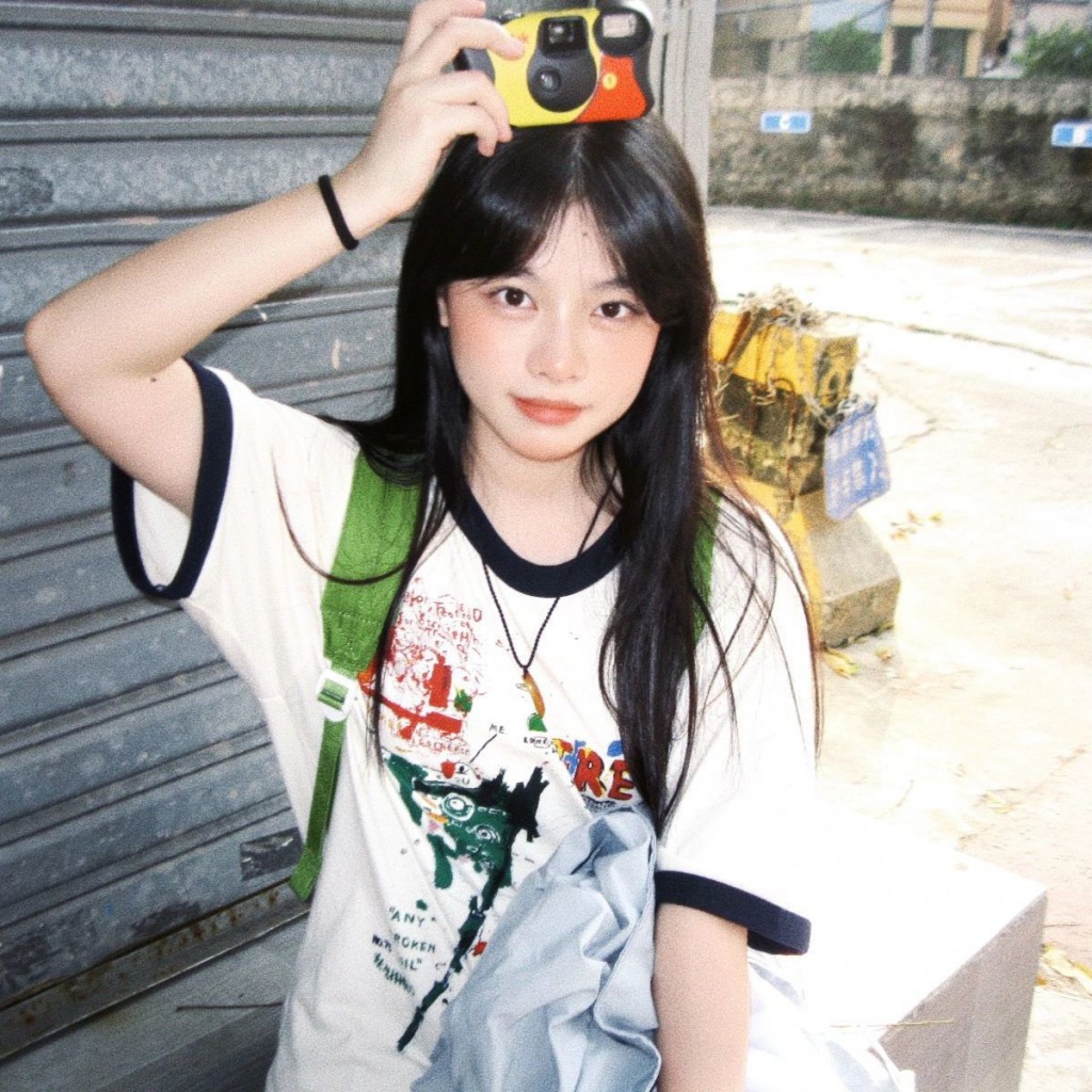 Áo Thun Nữ Ngắn Tay Cổ Tròn In Chữ Phong Cách Trẻ Trung