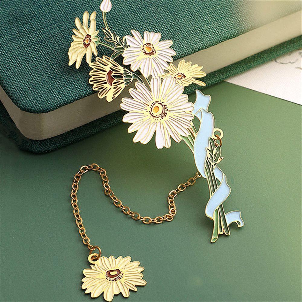 Kẹp Sách Bằng Kim Loại Họa Tiết Không Gian AUGUSTINA Dành Cho Học Sinh