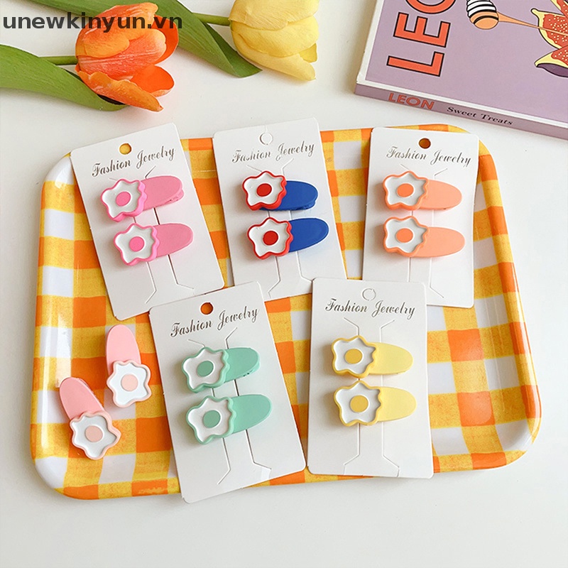 Set 2 Kẹp Tóc Hình Bông Hoa Màu Kẹo Ngọt Phong Cách Cổ Điển Cho Nữ