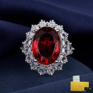Nhẫn kim cương đỏ 5 karat đính đá ruby sang trọng