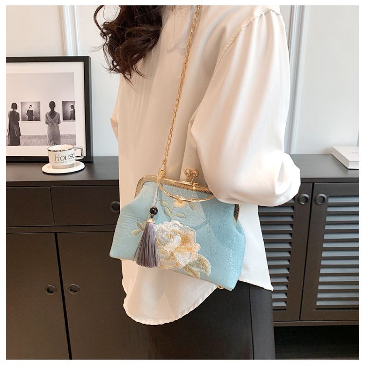 Túi Xách Nữ Thêu Họa Tiết Phong Cách Trung Hoa Thích Hợp Phối Với Sườn Xám