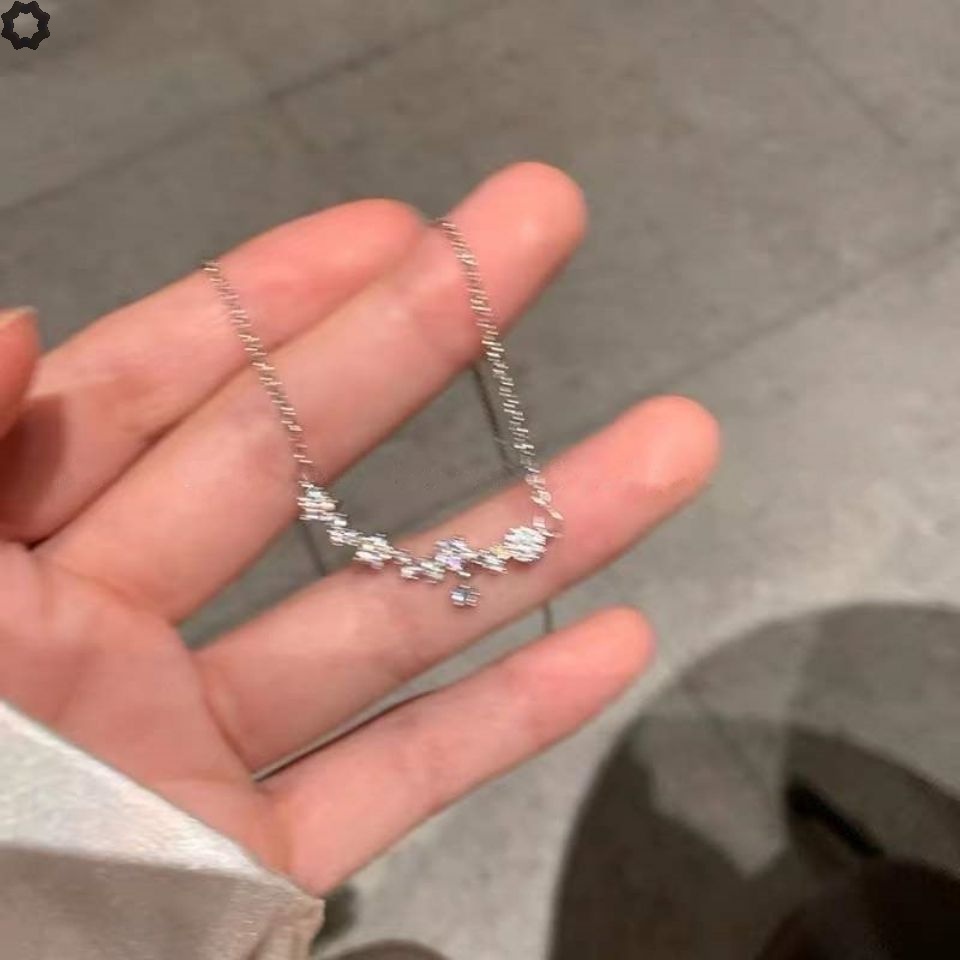 Dây Chuyền Mặt Hoa Zircon Siêu Lấp Lánh Sang Trọng