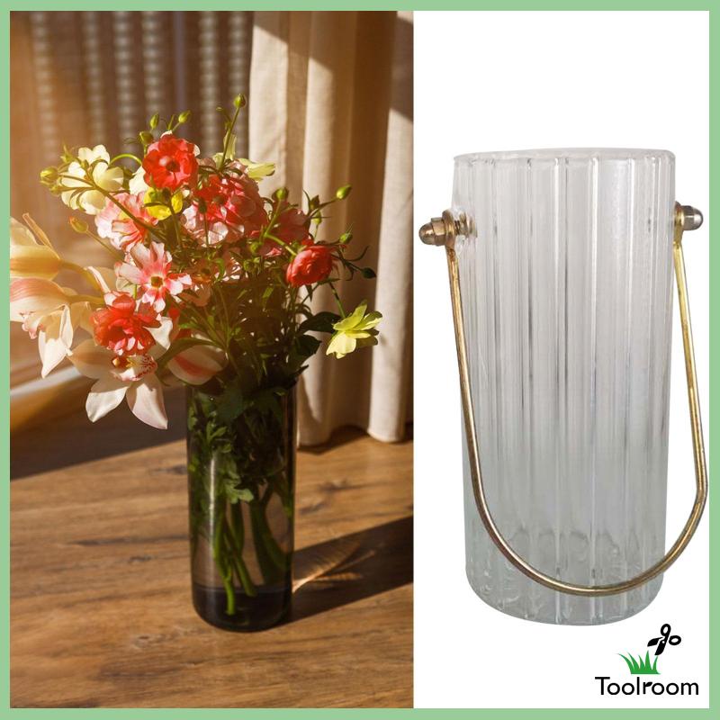 Bình Hoa Thủy Tinh Trong Suốt Hình Trụ Với Tay Cầm Kim Loại