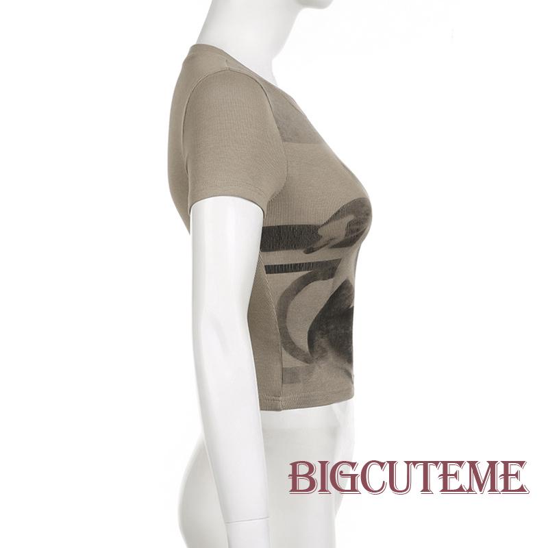 [] Áo Croptop Ôm Dáng Tay Ngắn Cổ Tròn In Hình Chân Dung Cổ Điển Đường Phố Cho Nữ