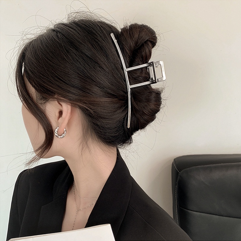 Kẹp Tóc Kim Loại Hình Cá Mập Màu Bạc Thời Trang