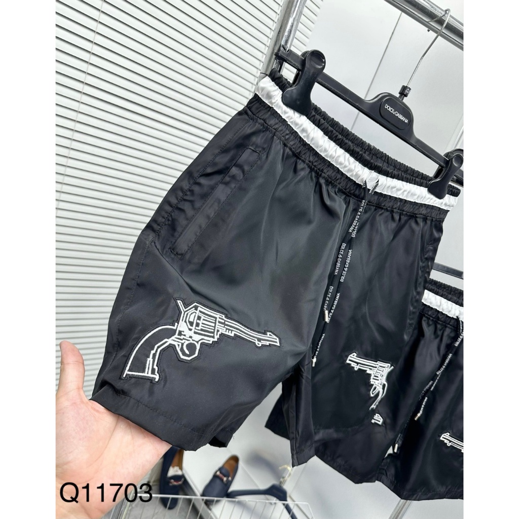 Quần Đùi Nam Gió D.G  Hình Thêu Khẩu Súng Siêu Đẹp - Quần Gió Chất Vải Thoải Mái Ống Suông Mặc Đi Biển