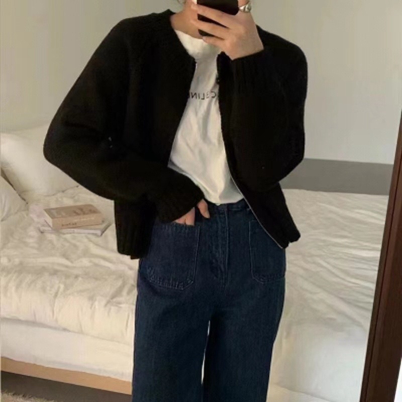 Zipper knitted sweater cardigan outer match women's early autumn short French retro advanced temperament loose coat MC women's TO7P