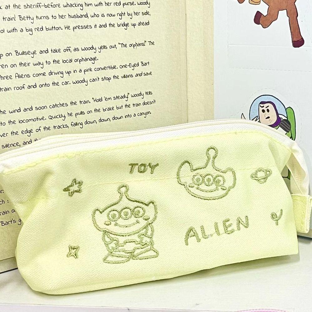 Túi Đựng Bút / Mỹ Phẩm Sức Chứa Lớn Thêu Họa Tiết Hoạt Hình hello Kitty Dễ Thương Để Bàn Tiện Dụng Cho Văn Phòng