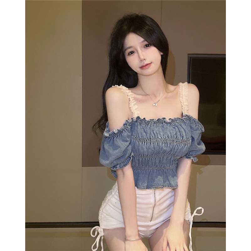 New pure sexy sweet cool denim shirt hot girls off shoulder washed denim shirt bubble sleeve pleated slimming sling top off collarbone collar base shirt