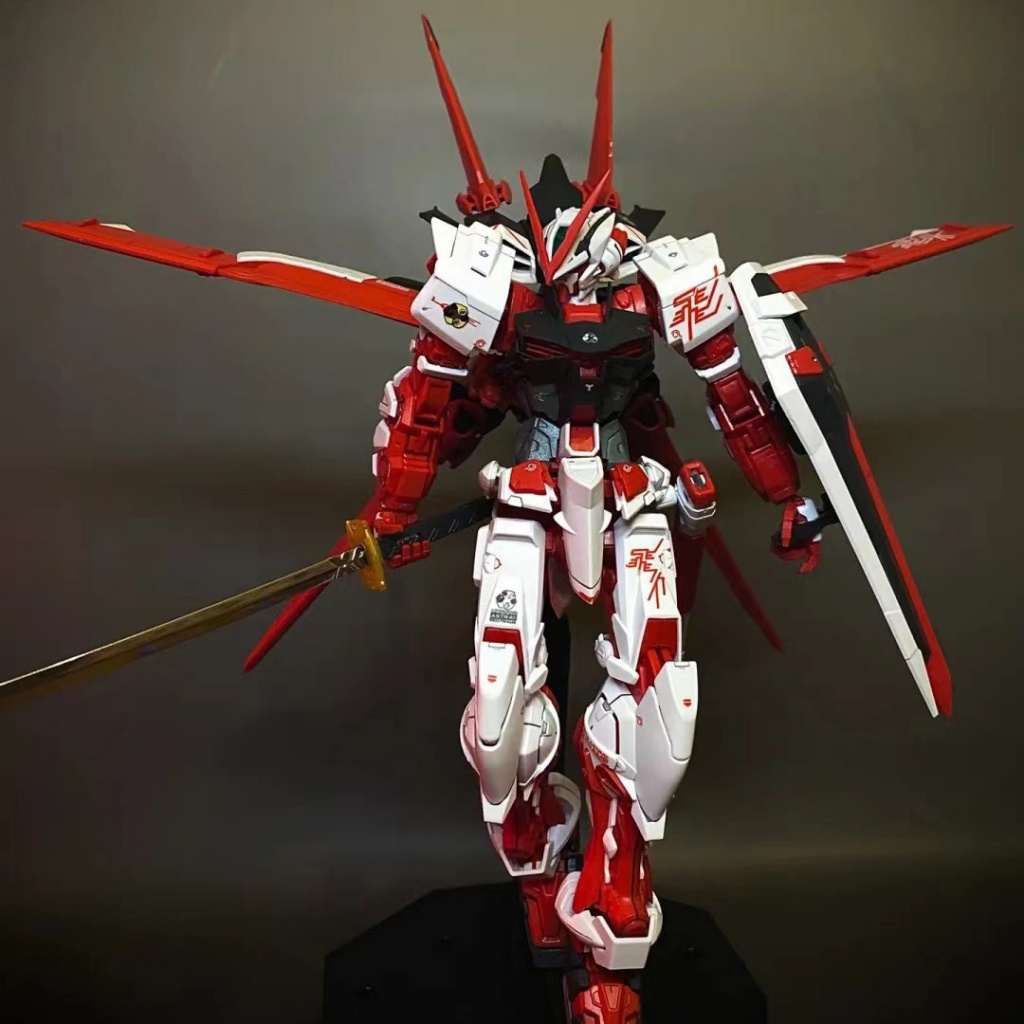 Mô Hình Lắp Ráp Thanh Kiếm Taipan 1: 144HG Strike Freedom Red Blue Heresy Seven Swords