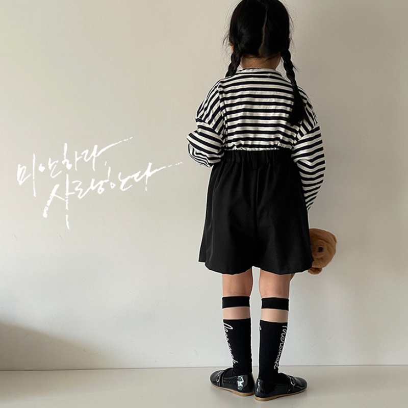 2 Đôi Tất Chân In Chữ Tiếng Anh Màu Trắng Đen Cho Bé M / L / XL 3-12 Tuổi MSW-110