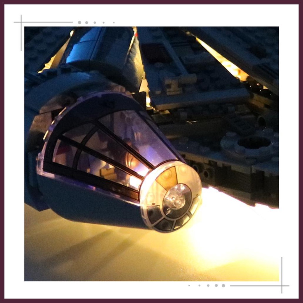 Bộ Đèn Led Hình Khối Lắp Ráp Star Wars Millennium Falcon Tương Thích Với 75105