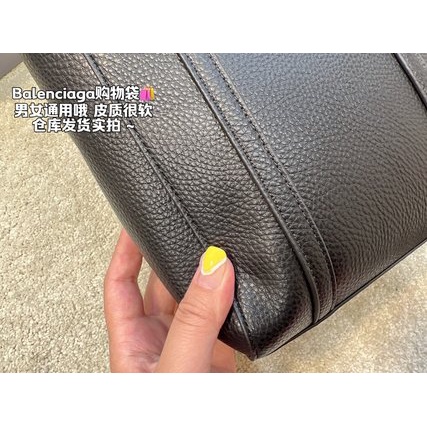 Túi Đeo Chéo Balenciaga Sức Chứa Lớn Phong Cách Thể Thao Sang Trọng Cho Nữ