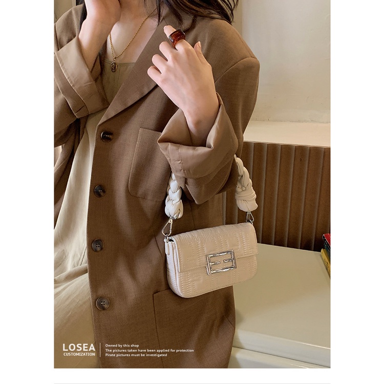 Niche Túi Đeo Vai / Kẹp Nách Dáng Vuông Nhỏ Thêu Họa Tiết Tinh Tế Phong Cách Mới 2023 Cho Nữ