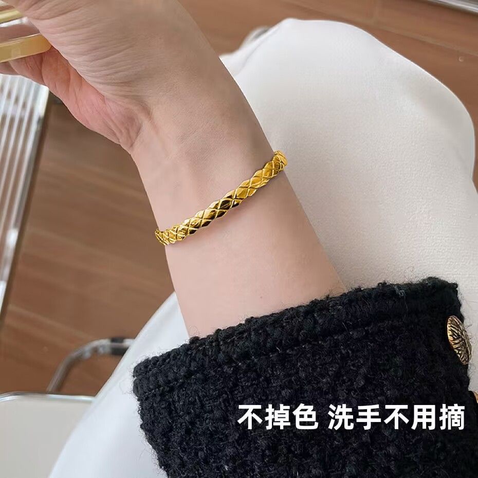 Vòng Tay Thép Titan Họa Tiết Kim Cương Vàng Hồng Dạng Mở Dễ Điều Chỉnh Cá Tính Cao Cấp Dễ Phối Đồ Cho Cặp Đôi Girl