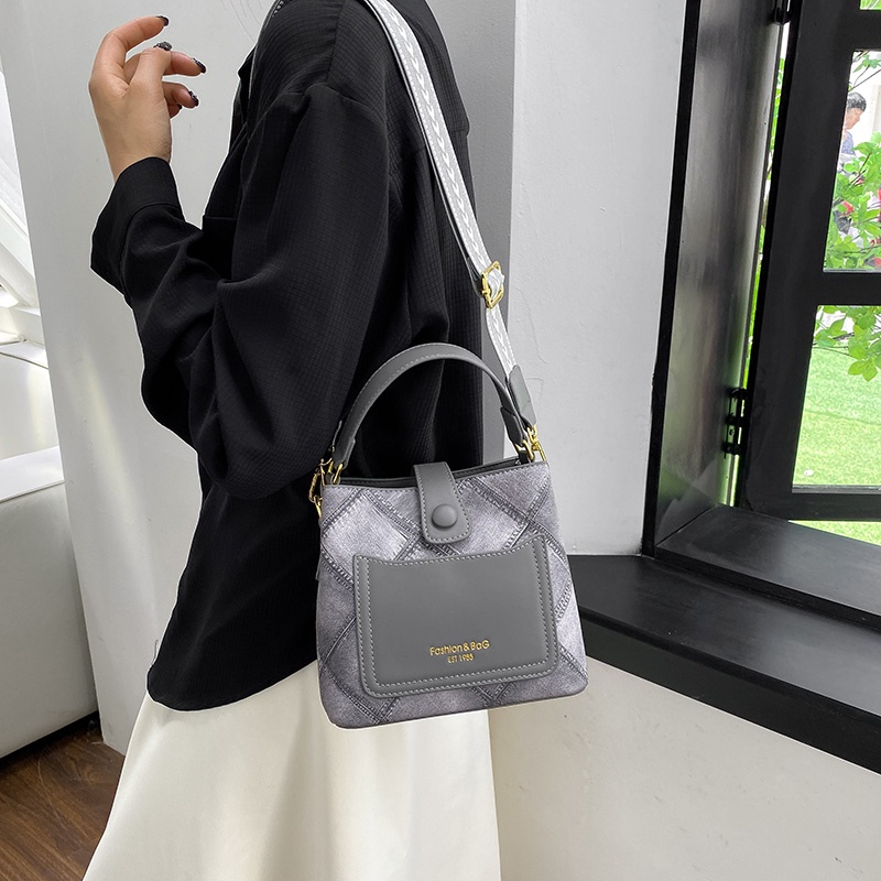 Túi Đeo Chéo Vai Họa Tiết Thêu Thời Trang Sành Điệu Cho Nữ