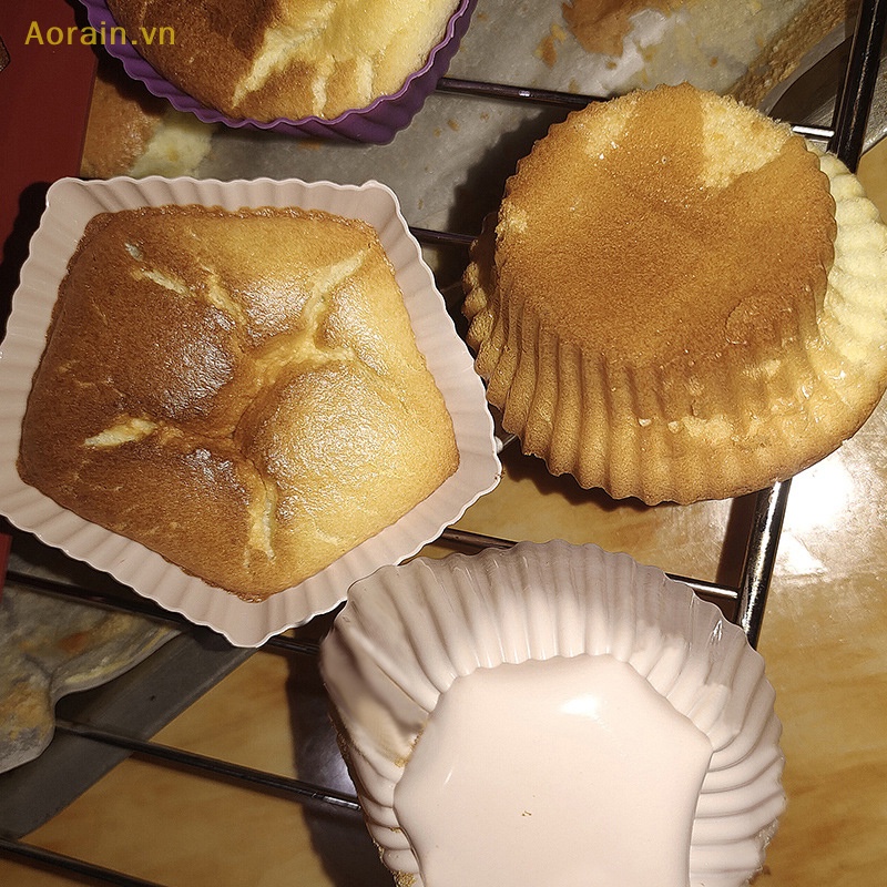 Bộ 4 Khuôn Làm Bánh Muffin Bằng Silicone Hình Vuông / Tròn / Trái Tim