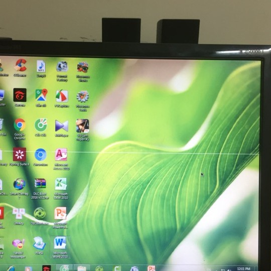 Màn hình 17in - 24in bị kẻ nhẹ như hình | BigBuy360 - bigbuy360.vn