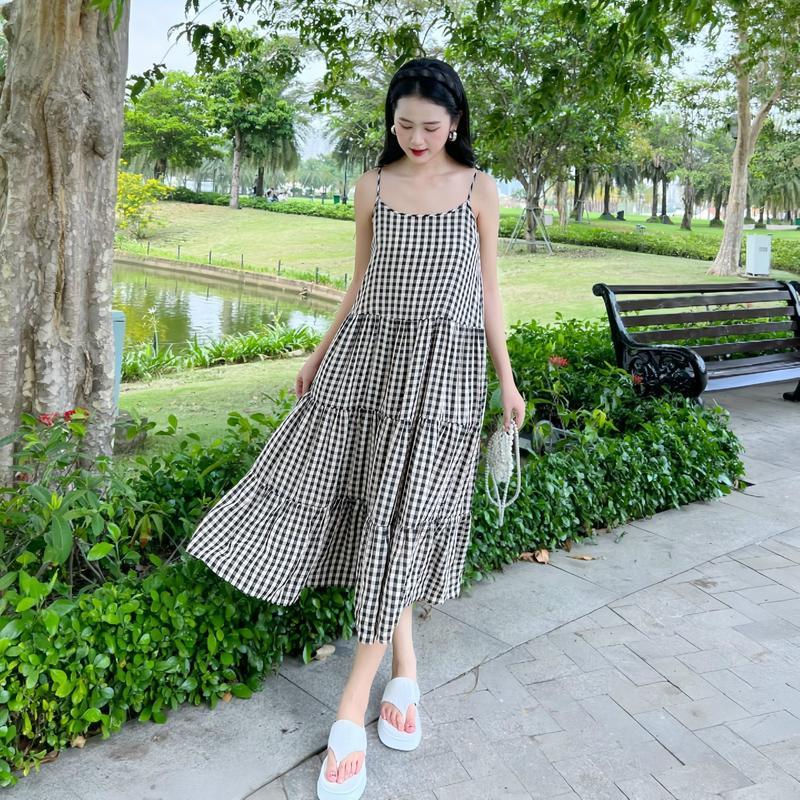 Váy Babydoll thiết kế 3 tầng họa tiết kẻ xinh xắn, chất liệụ thô phù hợp mùa hè
