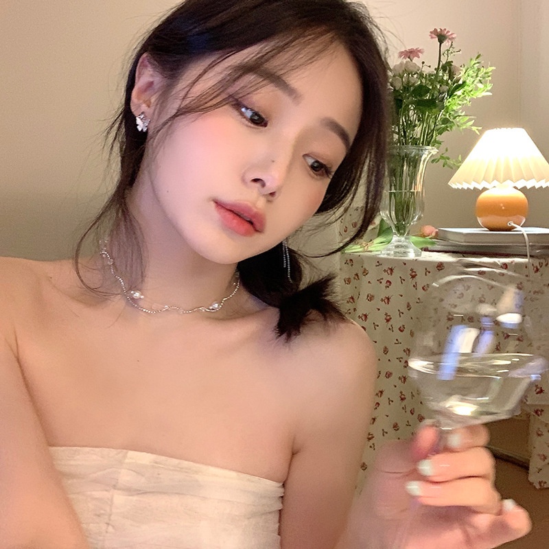 Đôi khuyên tai AHELLOGIRL dáng dài trang trí kiểu bướm xinh xắn cho nữ