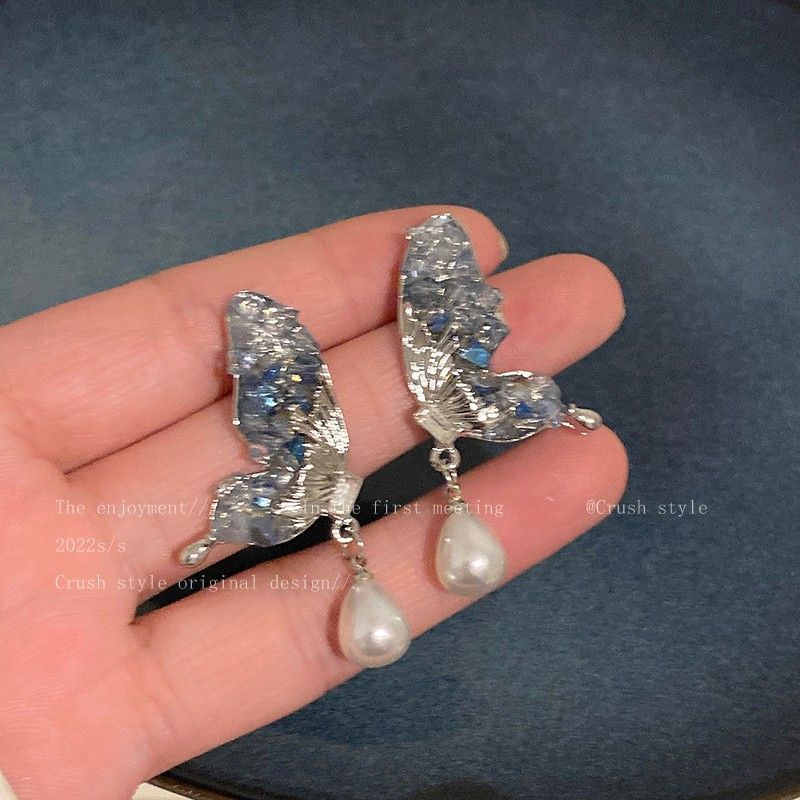 Khuyên Tai Hình Cánh Bướm Đính Ngọc Trai Phong Cách Mới 2023