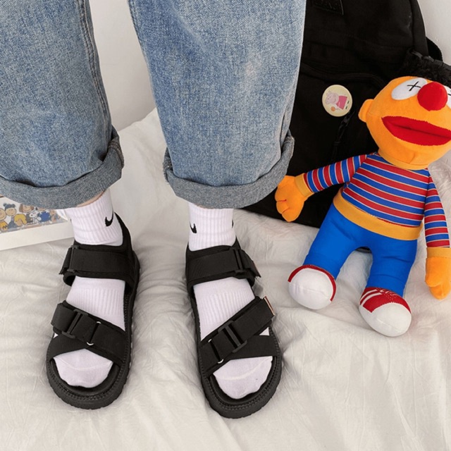 G982 | Sandal Đi Học Quai Chéo Màu Đen Ulzzang Đơn Giản Phong Cách Hàn Quốc LEMONA.VN