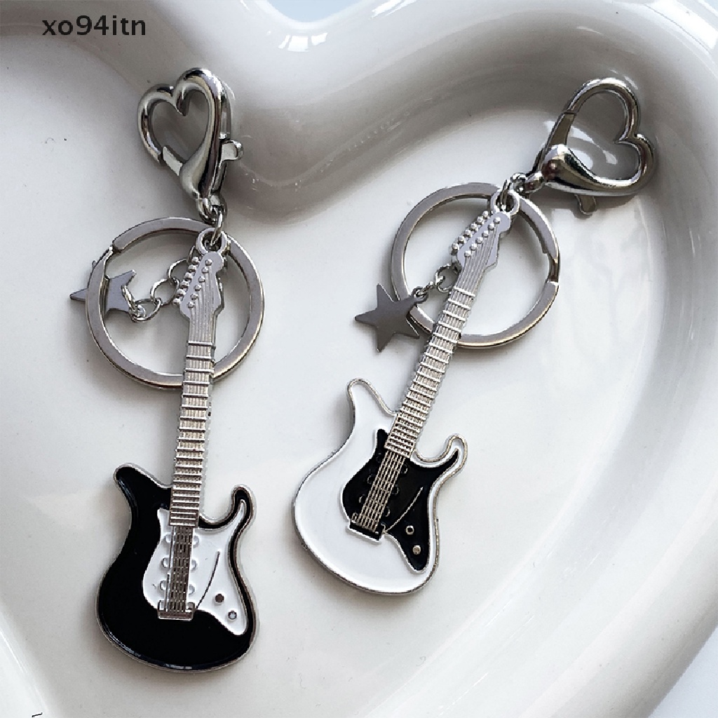 Móc Khóa Kim Loại Mặt Hình Đàn Ghita Trắng Đen Y2k Phong Cách Vintage